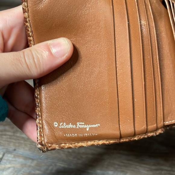 Vintage Salvatore Ferragamo python wallet - Picture 6 of 8